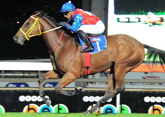 ThunderDanceEmpressClubStakes2013.jpg