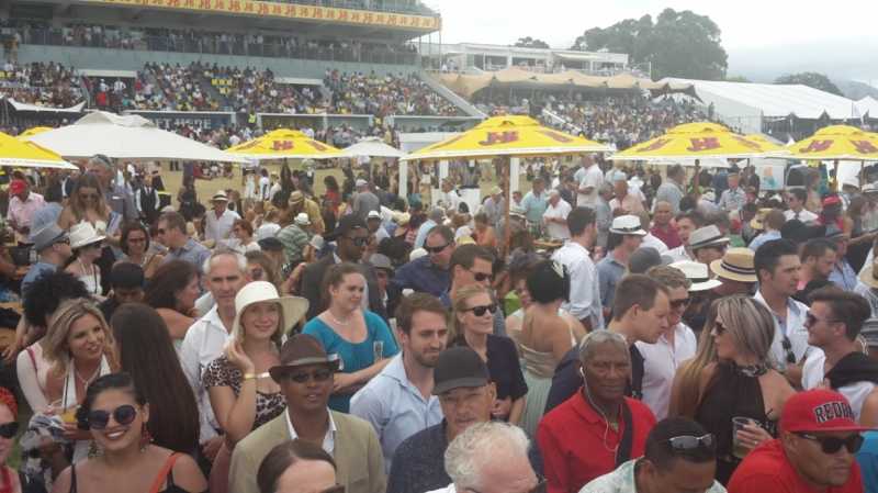 Met2016crowd.jpg